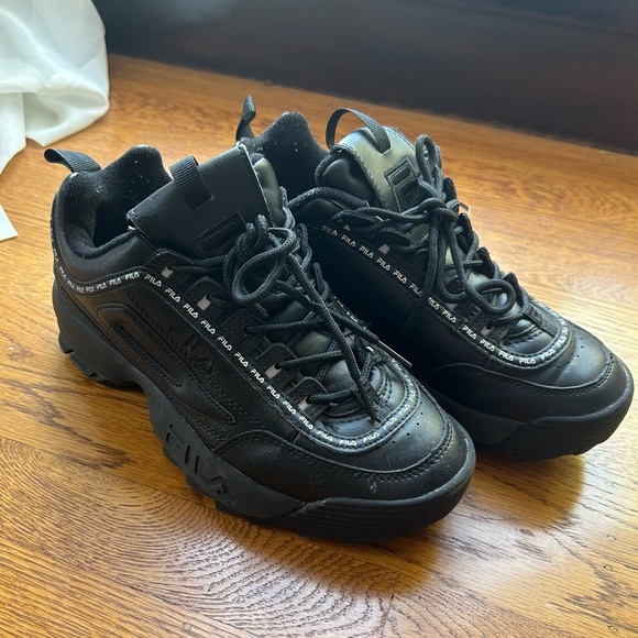 Black FILA DISRUPTOR - Picture 1 of 4
